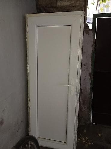 qapi ustu asmalar: PVC qapı – ağ rəng - Material: PVC/profil, ağ rəngli, hamar panel - — 2