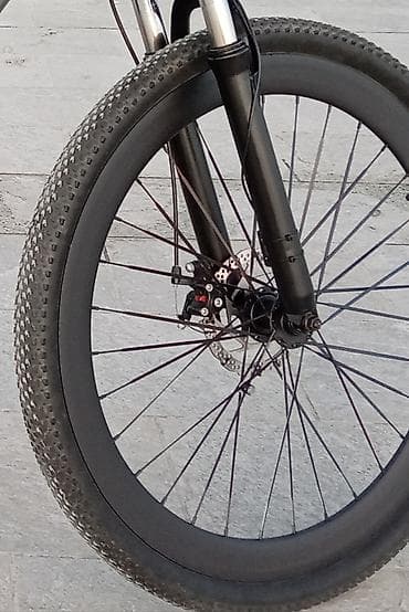 Şəkildəki velisipedin təkərlərini satıram. obod+ top sbor