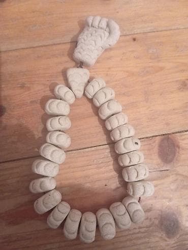 gumus dest: Məhsul: Təsbeh dəsti (3 ədəd) Təsvir: - Qəhvəyi təsbeh: Xırda, eyni — 2
