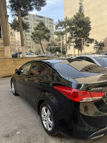 93 opel astra: Hyundai Elantra: 1.6 l | 2012 il Sedan — 2