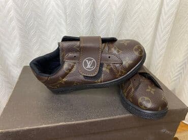 Krossovka, Qız üçün, 29