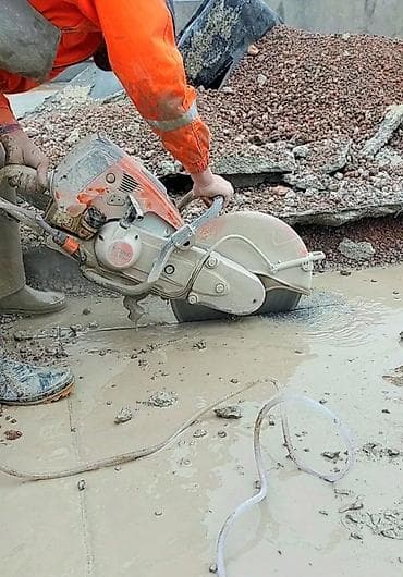 islenmis plastik qapi pencere: Almaz kəsim və beton kəsmə xidməti. Xidmətə beton döşəmələrin — 9