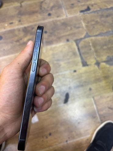 2.el macbook: IPhone 16 Pro Max, 256 GB, Qara, Simsiz şarj — 4