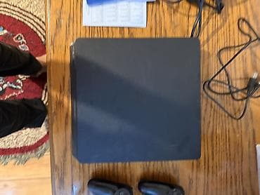 PlayStation 4 oyun konsolu dəsti. Tecili satılır real alıcıya endirim lalafo.az -da PlayStation 4 oyun konsolu dəsti. Tecili satılır real alıcıya endirim