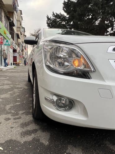 qadın masini: Chevrolet Cobalt: 1.5 l | 2023 il 160025 km Sedan — 10