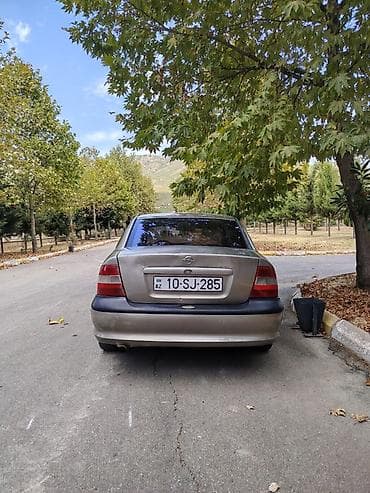 vaz 2106 tuning: Opel Astra: 1.8 l | 1996 il Sedan — 3