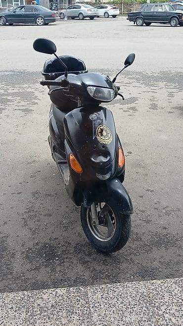 lalafo uaz 3303: Skuter – şəhər içi rahat hərəkət üçün kompakt, qara rəngdə — 1
