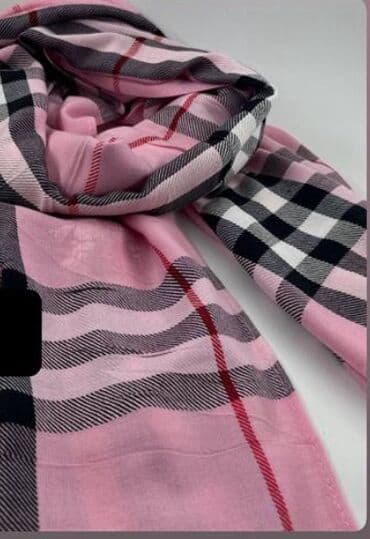 Zolaqlı-çəhrayı şərf/şal - Rəng və naxış: açıq çəhrayı fon üzərində