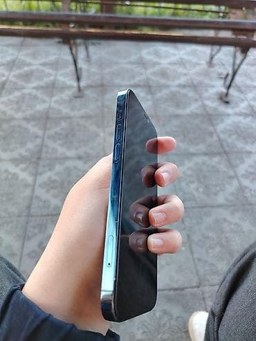 ıpad pro m1: IPhone 12 Pro, Space Gray — 4