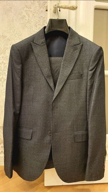 kişi ucun klassik qara kostyum: Kişi kostyumu – 3 hissəli dəst (pencək, jilet, şalvar) Brend: KONSEY — 1