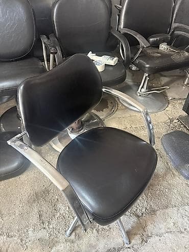 divarda kitab refi: Peşəkar salon kreslosu – qara rəng, metal konstruksiya - Təyinat — 1