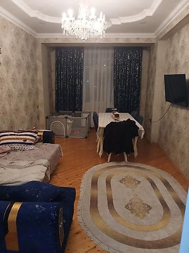 qusarda evler: Xirdalan da yol.kenarinda astanovkanin qabaqi .Ev kiraye verilir .Ev — 8