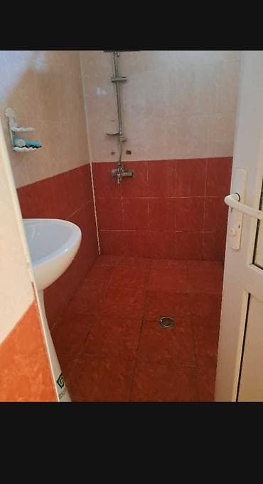 ipateka evler: Corat bağları 33 nömrəli marşutun yolu yaxınlığında Qardaşlar — 8