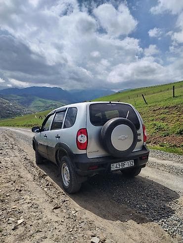 hava kampressor: Chevrolet Niva SUV - Kuzov: 5 qapılı, gümüşü rəngli, plastik qoruyucu — 8
