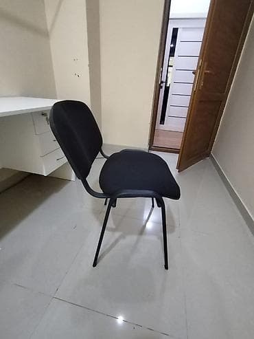 dest mebel: Ofis/stul – qara rəng - Növ: sadə, arxalı ofis/konfrans stulu - Rəng — 1