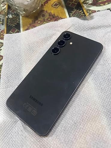 Samsung Galaxy S24 FE, 128 GB, Barmaq izi, Düyməli, İki sim kartlı — 4