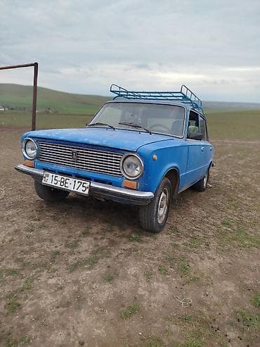 VAZ 2101 “Jiquli” sedan, mavi rəng. - Kuzov: 4 qapı, xrom ön və arxa