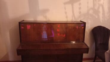 nerd taxta oyunu: Akkustik piano – upright tipli, taxta korpuslu. Klaviatura 88 klavidən — 6