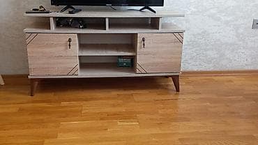İşlənmiş, Düz TV altlığı, Polkalı, Laminat