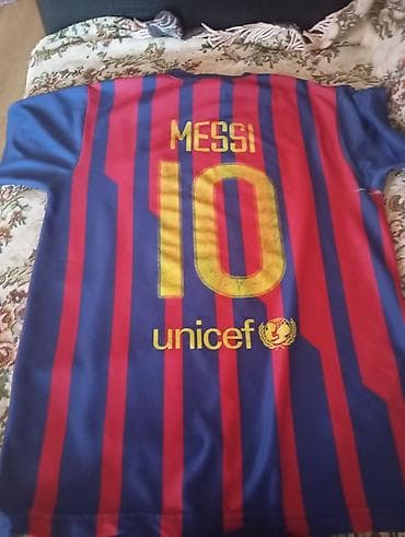 İdman formaları: Futbol forması barselona messi xs razmer — 2