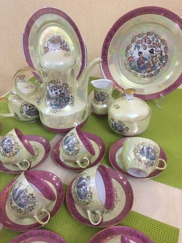 qara madonna aş nimcəsi: Çay dəsti, Farfor, Almaniya — 3