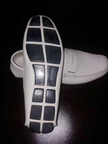 ayaqqabı кожание: Prada
1 dəfə geyinilib
Ölçü - 44 / 45
Material dəri
Rəngi açıq bej — 6