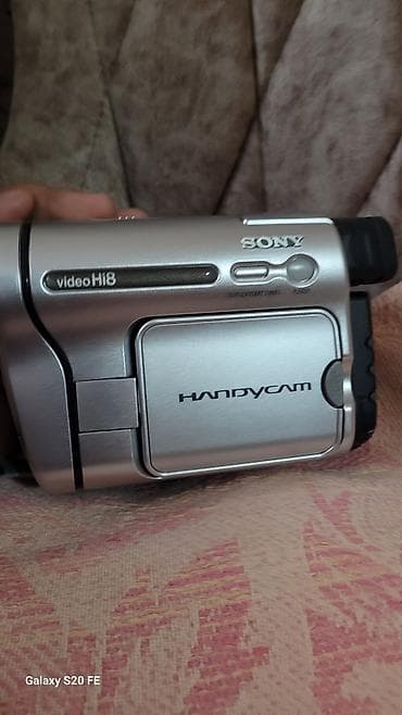 usb kaset: MiniDV videokamera – Sony Handycam seriyası Xüsusiyyətlər: - Kasetli — 2