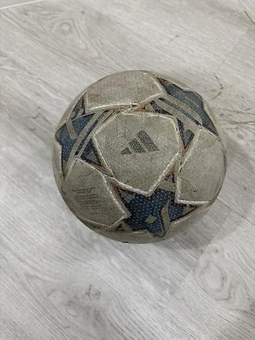 форма футбольная: Adidas futbol topu

Real aliciya endirim olunar, 35 manata alinib — 3