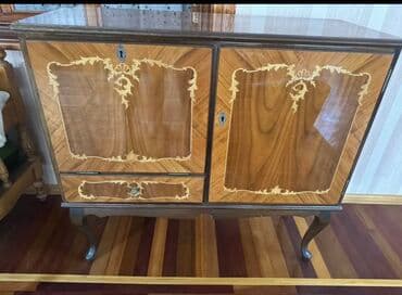 Yeni, Güzgüsüz, Rumıniya