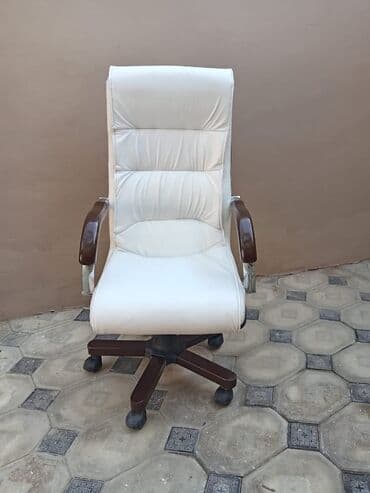 Restoran mebeli: Təkərli, Qolları tənzimlənmir, Süni dəri — 1