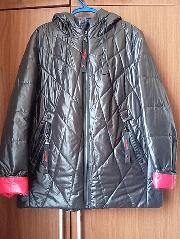 sederek paltolar: Qadıncun kapüşonlu kutrka gara rengde, 2defe geyinilibcox — 1