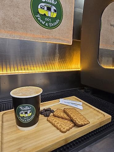 şaxta baba saxta can: Açıq havada yerləşən mobil kafe – Bella Coffee & Drinks Məhsul və — 6