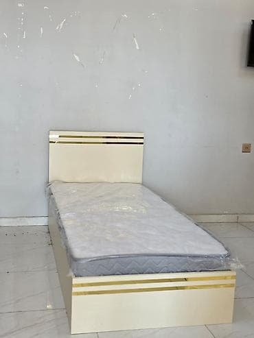 Мебель для дома: Çarpayi satilir yenidir 145 AZN Olculeri 90sm*2m Catdirilma pulsuz — 1