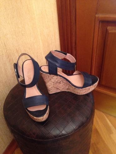 Босоножки, сандалии, шлепанцы: 37 размер одевались один раз — 2