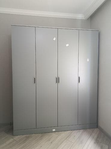 paltar asılqan: Dörd qapılı müasir paltar şkafı - Minimalist dizayn, mat boz rəng - — 1