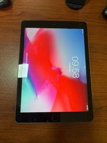 Masaüstü kompüterlər və iş stansiyaları: Apple iPad planşet Xüsusiyyətlər: - Korpus: alüminium unibody, arxa — 2