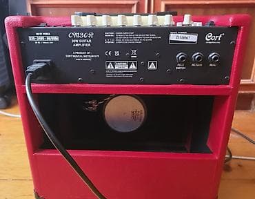 gitara tornada: İşlənmiş Gitara gücləndiricisi, 30 Vt — 2