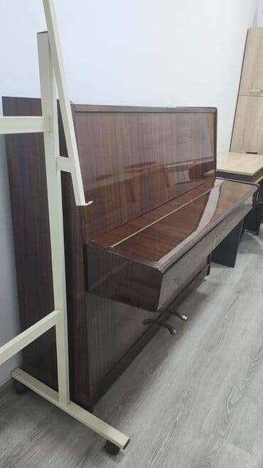 Pianolar: Tecili satlr real musteri naraht etsn. Upright piano – “Belarus” — 2