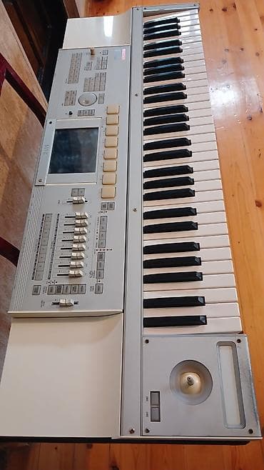 saz musiqi aleti: Sintezator, Korg — 3