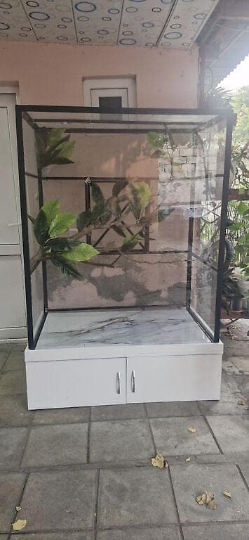 Teraryum qus qefesi. Eni 60sm - Uzunlug 1m - Hindurluk 1.20 m. altinda