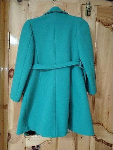 payiz kurtkalari: Qadın palto - Rəng: firuzə/çəmən-yaşıl - Model: klassik düz kəsim — 2