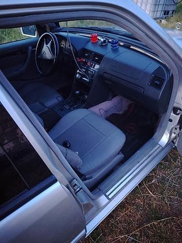 prius qapi: Model: Mercedes-Benz C-sinfi sedan (W202) Kuzov: 4 qapı, gümüşü rəng — 9