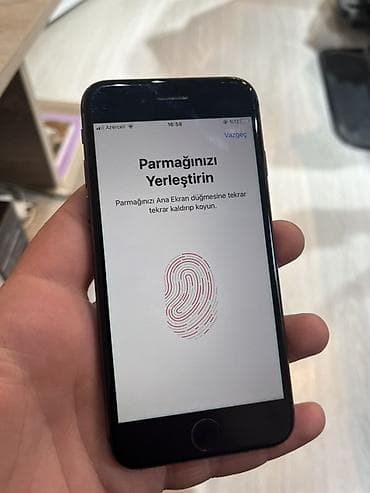 iphone 11 arxalıq: IPhone 8, 64 GB, Qara, Barmaq izi — 5