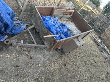 lapet qoşqu: Yük daşımaq üçün nəzərdə tutulmuş metal kuzalı qoşqu. Paslı görünüşə — 4