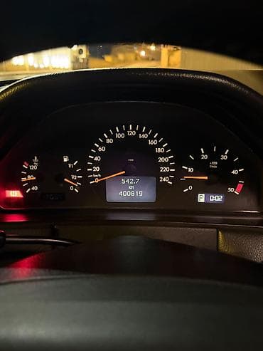 Mercedes-Benz E-Class: 2.2 l | 2000 il Sedan — 2
