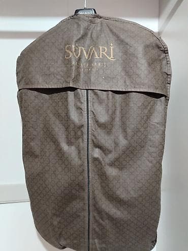 Şəxsi əşyalar: Brend: Süvari Model: 3 hissəli kostyum dəsti Tərkib: - Bənövşəyi — 7