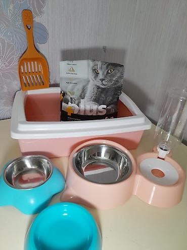 Pişik üçün 2 ci el tam aksesuar dəsti Dəst tərkibi: - Qum qabı (üst