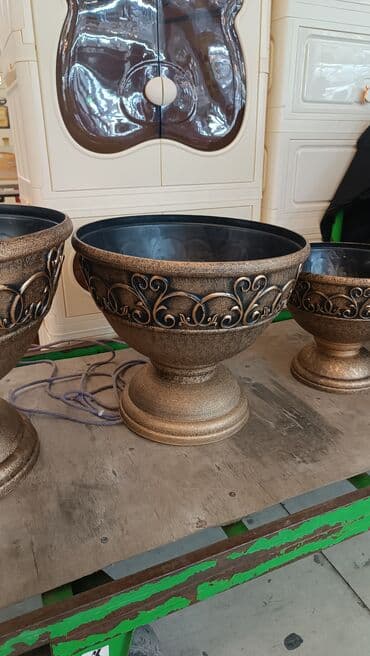 Boşqablar: Dibçək – Klassik Dizayn Qiymətlər: N1 – 18 AZN N2 – 37 AZN N3 – 50 — 2