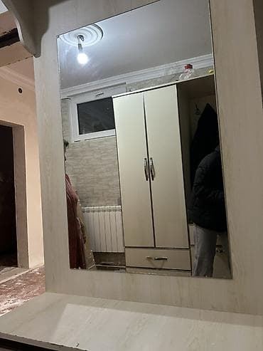 İşlənmiş, 2 qapılı, Güzgülü, Bej, Digər material, Açılan, Düz dolab