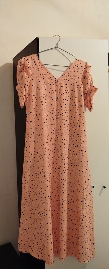 Uzun dondur. Kəmərlidir. Toy və ya gündəlik harasa geyinmək olar. Təzə